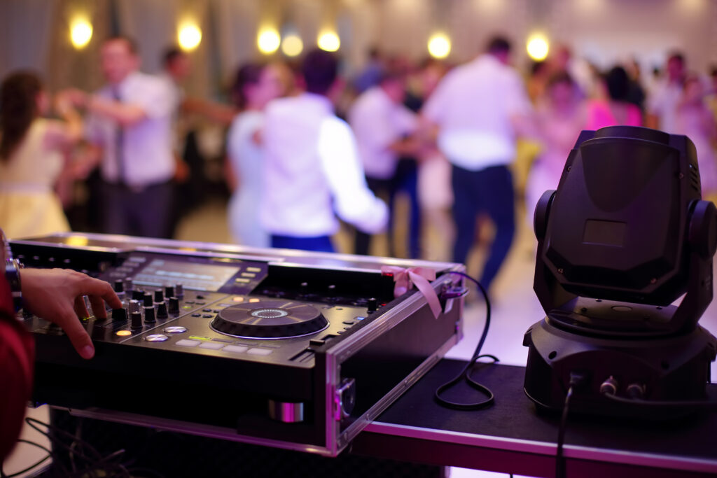 VIBES DJ Services – Vancouver Islands best wedding DJ